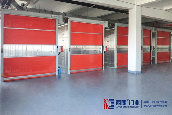 工業(yè)提升門/快速門項(xiàng)目實(shí)拍